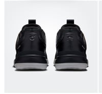 شوز اون ريننق(THE ROGER Clubhouse Pro)