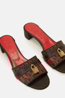 كعب كارولينا هيريرا