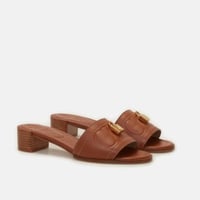 كعب كارولينا هيريرا