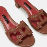 كعب كارولينا هيريرا