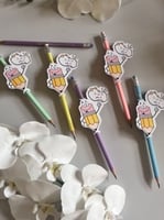 توزيعات حرف ق مع قلم رصاص