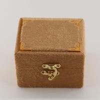 صندوق لحفظ العود بحجم أوقيتين