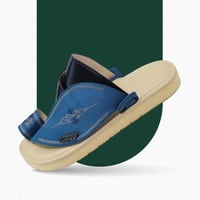 حذاء شرقي مطرز