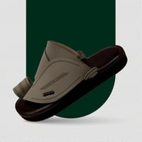 حذاء شرقي مطرز