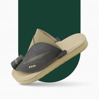 حذاء شرقي مطرز