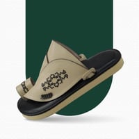 حذاء شرقي مطرز