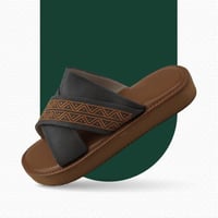 حذاء شرقي مطرز