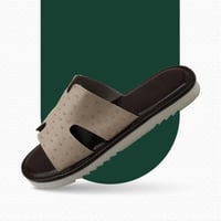 حذاء شرقي مطرز