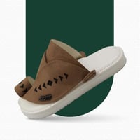 حذاء شرقي مطرز