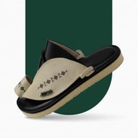 حذاء شرقي مطرز