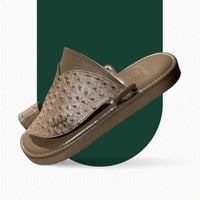 حذاء شرقي مطرز