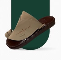 حذاء شرقي مطرز