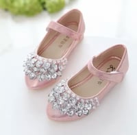 حذاء كرستال وردي