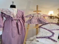 طقم ام ومولودتها مكون من روب ام قطعتين مقاس L وبال...