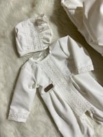 طقم ولادي مكون من (مدس +افرول مقاس من 0-3+قبعة فرن...