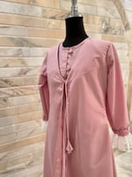 روب ام مكون من قطعتين + افرول مقاس من 0-3+قبعة فرن...