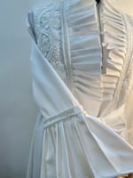 روب ام مكون من قطعتين مع شك ولولو