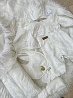 طقم بناتي مكون (مفرش مواليد + لفة + افرول مقاس من...