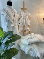 طقم مكون من روب ام مكون من قطعتين + مدس دبل الكرست...