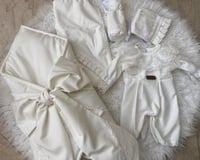 طقم محايد مكون من (مدس + لفة + افرول مقاس من 0-3 +...