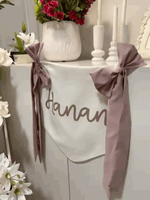 تعليقة سرير مع طباعة الاسم