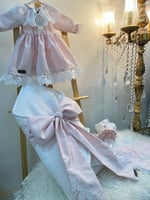 مدس مع فيونكه لون غبار الورد + فستان مقاس من 0-3 +...