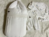 طقم ولادي مكون من (مدس +افرول مقاس من 0-3+قبعة فرن...