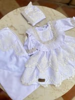 فستان مزين باللؤلؤ و الكرستال + قبعة فرنسية + لفة...