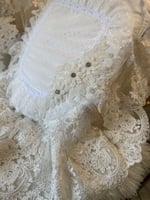 مدس الطرحة مزين بالكريستال