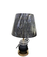 ابجورة اسود مع ذهبي اضاءة لد