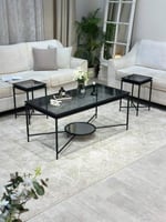 طقم طاولات فخم بسطح زجاج أسود – تصميم عصري يجمع بي...
