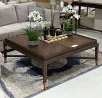 طاولة من الخشب قشرة الجوز تصميم فريد وجذاب