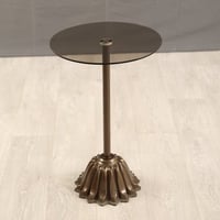 طاولة خدمة السطح زجاج بني القاعدة رخام صناعي