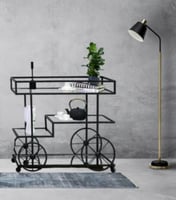 عربية تقديم 3دور زجاج