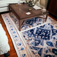 طاولة من الخشب قشرة الجوز تصميم فريد وجذاب