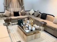 طقم طاولات مع 6 خدمه بديل مع قزاز