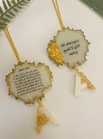 تعليقة سيارة ودجهين لون ذهبي مطرز بورق الذهب مع حر...