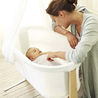 سرير بتصميم عصري