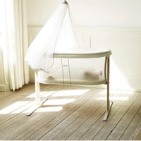 سرير بتصميم عصري