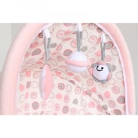 سرير أطفال هزاز متنقل بتصميم جذاب ومظلة فاخرة