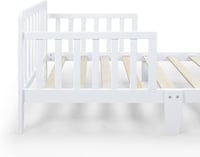 سرير toddler خشبي باللون الابيض