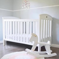 سرير اطفال خشبي من boori الانيق