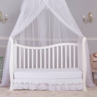 سرير أطفال خشبي قابل للتعديل بتصميم أنيق