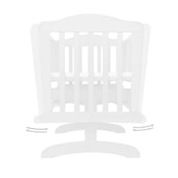 سرير أطفال خشبي صغير