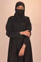 عبايه كلوش ساده انيقه بكم ضيق