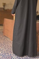 عبايه بتطريز جانبي