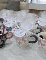 كوب بثيم اليوم العالمي للاداريات