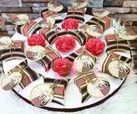 صحن فلين منسق بثيم شعبي