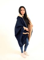 شال بونشو مخمل فرو مع قبوع