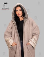 فروة نسائية الحروف العربية لون جولد